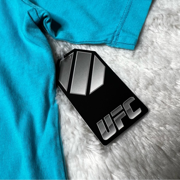 NWT UFC Cyber Logo V-Neck T-Shirt Blue Women’s Sz XL - Picture 5 of 6